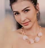 The glistering desert necklace